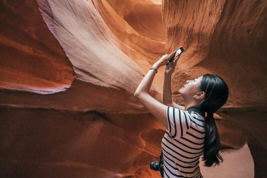 Las Vegas: Antelope Canyon & Horseshoe Bend Tour with Pickup - Horseshoe Bend and the 1-Kilometer Walk