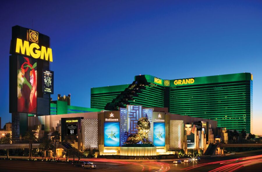 Las Vegas: David Copperfield at the MGM Grand - Who should book David Copperfield at MGM Grand?