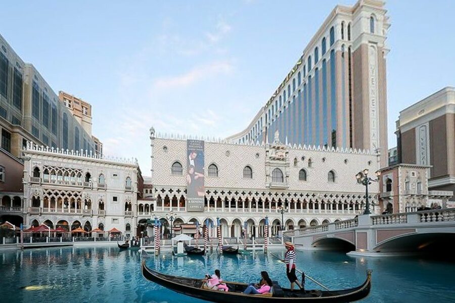 Las Vegas: Entry to Madame Tussauds with a Gondola Cruise - Inside Madame Tussauds Las Vegas