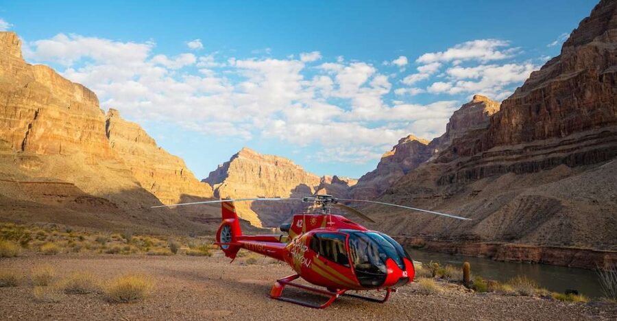 Las Vegas: Grand Canyon Helicopter Landing Tour - Entering Grand Canyon West by helicopter