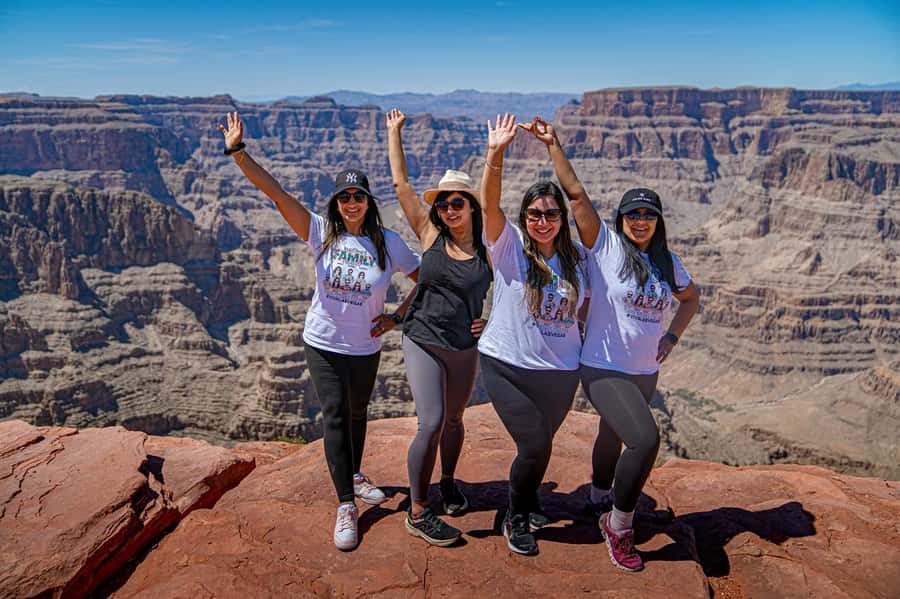 Las Vegas: Grand Canyon West, Hoover Dam & Optional Skywalk - The early Las Vegas pickup sets the rhythm