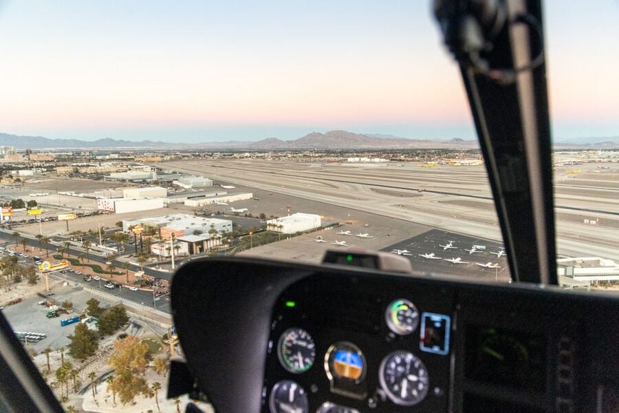 Las Vegas: Helicopter Night Flight over the Strip - The 10-minute night flight