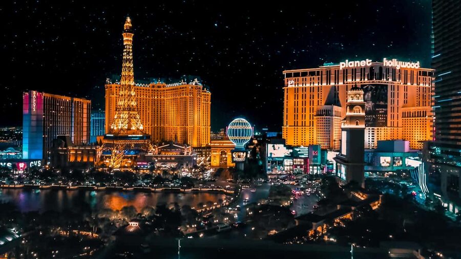 Las Vegas: Helicopter Tour of the Strip with Window Seats - Meeting the crew at Gate 27A