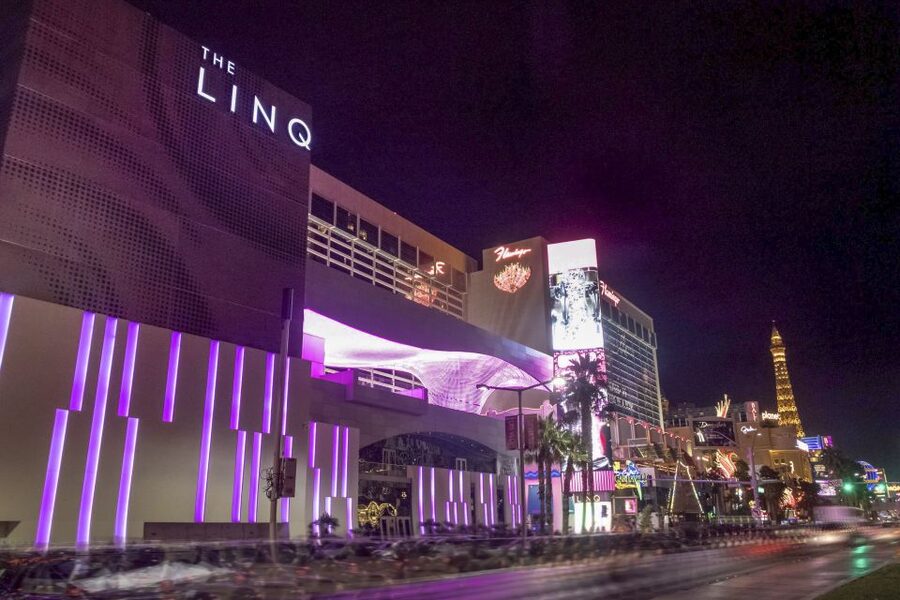 Las Vegas: High Roller Entry Ticket with In-Cabin Open Bar - Who will enjoy this most