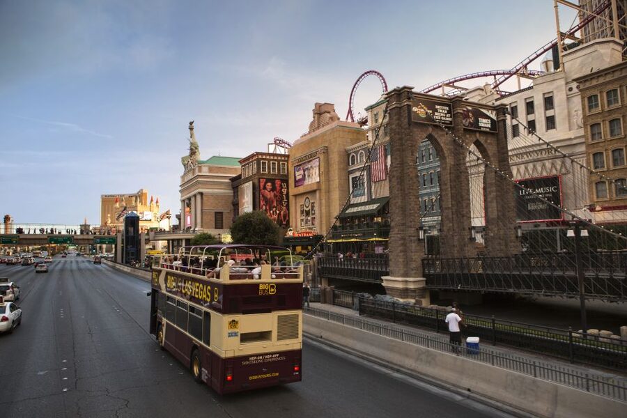 Las Vegas: Hop-on Hop-off Sightseeing Tour by Open-Top Bus - The Las Vegas sign and the southern Strip
