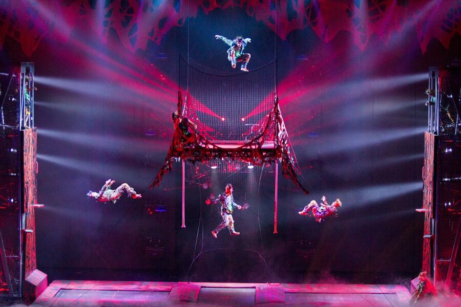 Las Vegas: Michael Jackson ONE by Cirque du Soleil Ticket - The 90-minute length works well in Las Vegas