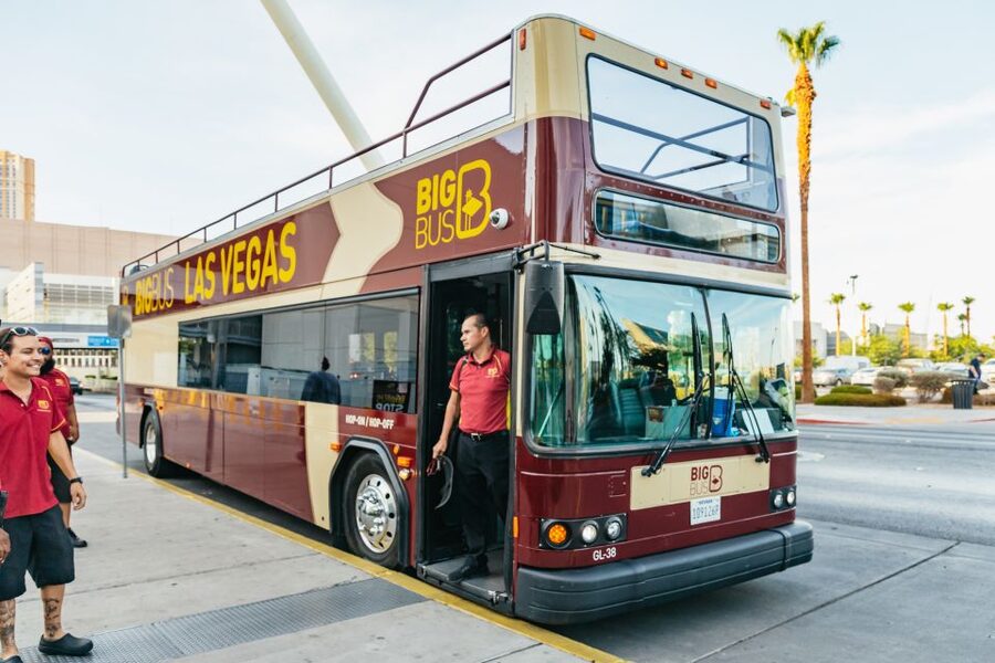 Las Vegas: Sightseeing Night Tour by Open-top Bus - What the open-top deck is really like