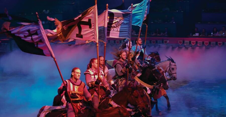 Las Vegas: Tournament of Kings Show at Excalibur - King Arthur, knights, and a clear good-versus-evil story