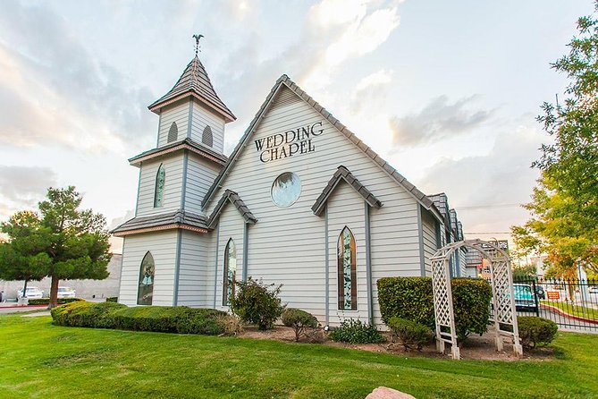 Las Vegas Wedding at A Special Memory Wedding Chapel - Hotel pickup and the limousine ride