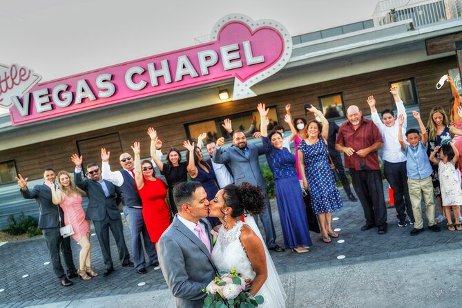 Las Vegas Wedding at The Little Vegas Chapel - Who will like this chapel most?