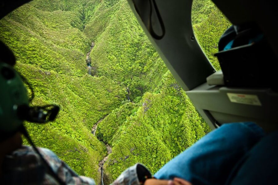 Lihue: Deluxe Waterfall Safari Helicopter Tour - Jurassic Falls, the movie-famous finale