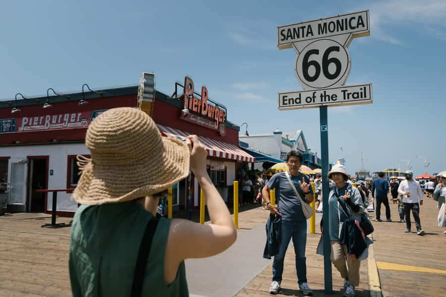 Los Angeles: Half-Day Best of LA Tour - What the guide adds to the bus ride