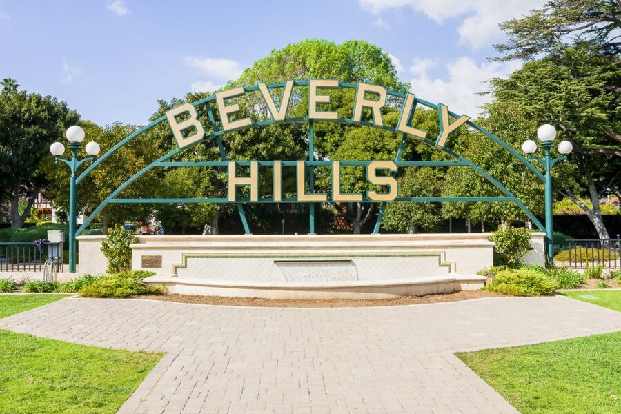 Los Angeles: Hollywood & Celebrity Homes Open-Air Bus Tour - Guide quality and the value of live commentary