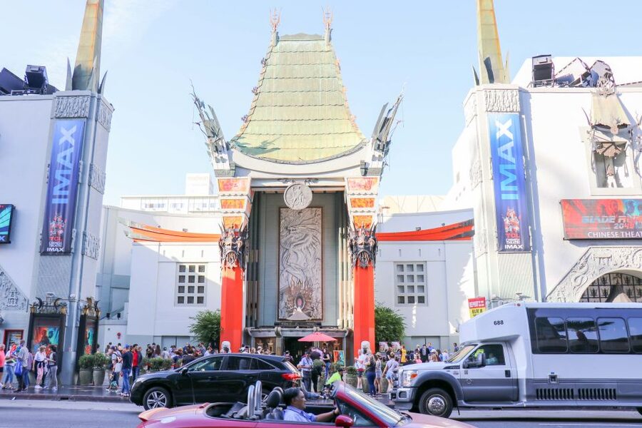 Los Angeles: Hollywood & Celebrity Homes Open-Air Bus Tour - Hollywood Boulevard: movie palaces and famous names