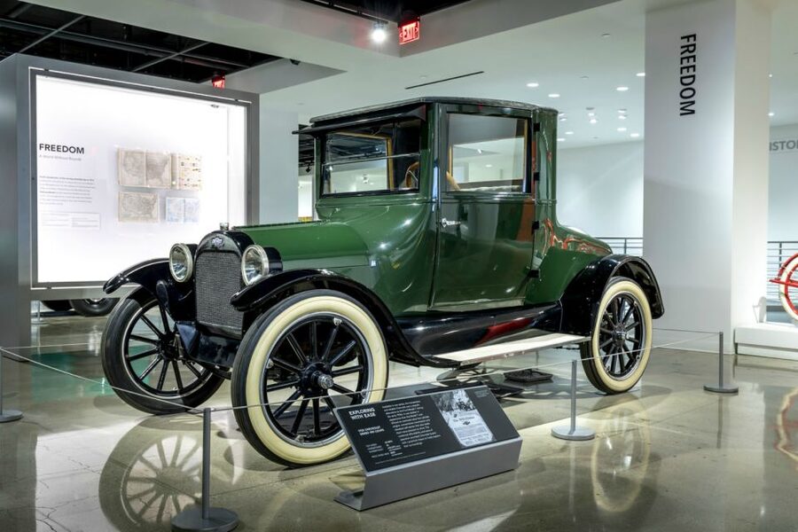 Los Angeles: Petersen Automotive Museum Admission Ticket - The Forza simulator adds a practical thrill