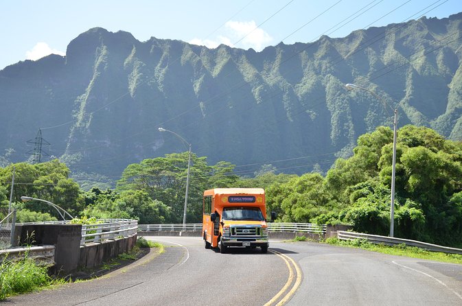Majestic Circle Island Tour with Lunch - Nuʻuanu Pali: wind, cliffs, and a turning point in Hawaiian history