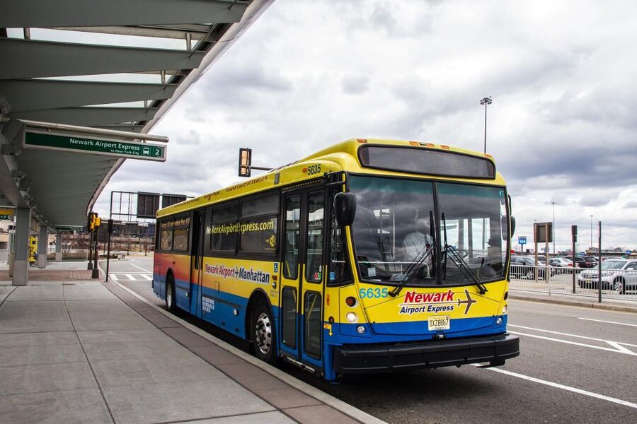 Manhattan: Bus Transfer from/to Newark Airport - What the ride from Newark Airport feels like
