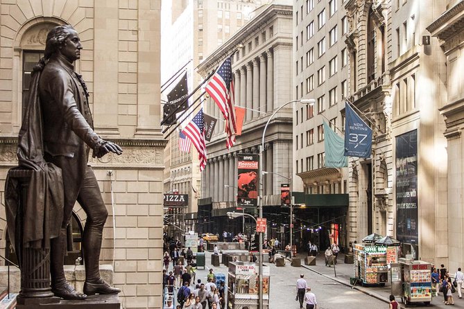 Manhattan Group Tour Including Wall Street and 911 Memorial - Who should book this walk?