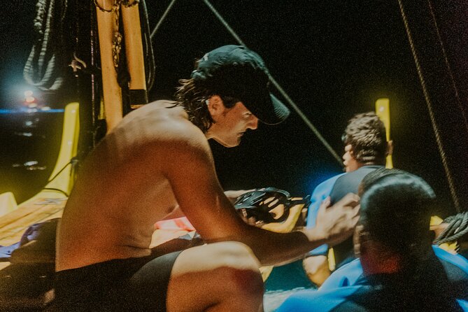 Manta Ray Snorkeling by Night in Kailua-Kona, Hawaii - The Canoe Ride Keeps the Evening Personal