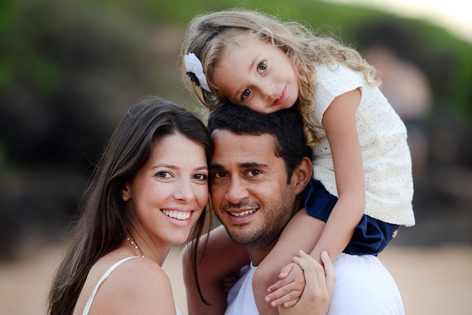 Maui Family and Couple Beach Photo Session - Po‘olenalena Beach backdrops and sunset timing