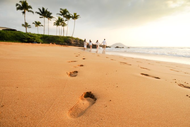 Maui Family and Couple Beach Photo Session - Booking, weather, and useful preparation