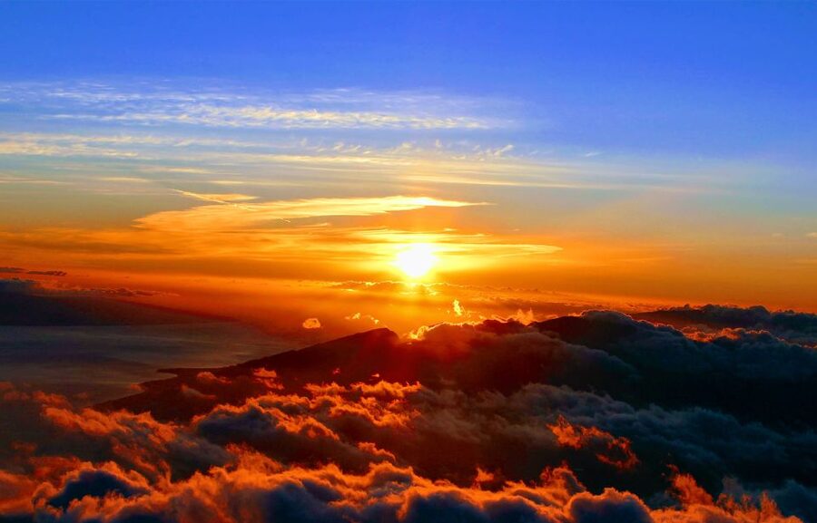 Maui: Haleakala National Park Sunrise Tour - Waiting at 10,023 feet