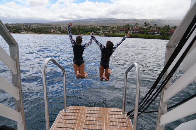 Maui: Molokini and Turtles Luxury Yacht Snorkel - Breakfast before the water and lunch from the grill