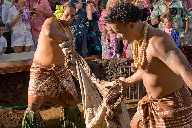 Maui Nui Luau at the Sheraton Maui Resort & Spa - The imu ceremony and Hawaiian dinner