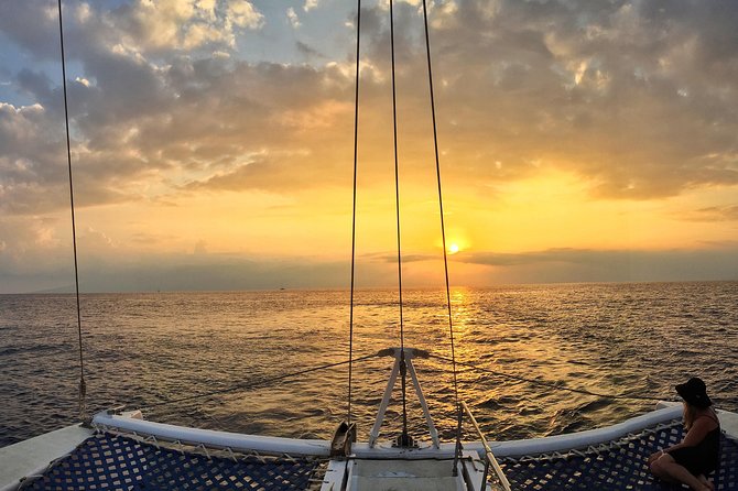 Maui: Original Sunset Cruise with Open Bar from Ka’anapali Beach - How much value do you get for $127.31?