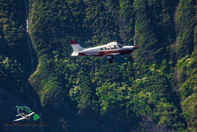 Maui -PRIVATE- Air Tour: 5 Islands: (2-5 people): SEE Even MORE! - Lanai’s prehistoric coast and the WWII shipwreck
