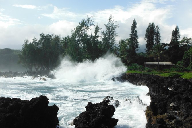 Maui: Road to Hana Luxury Limo-Van Tour with Helicopter Flight - Why the drive-and-fly plan works so well
