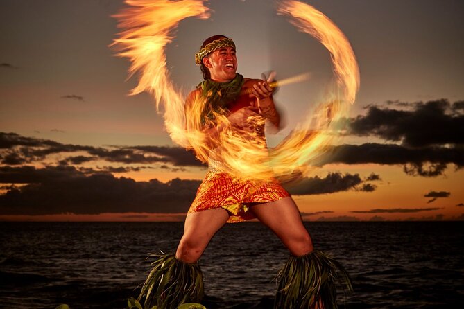Maui: Te Au Moana Luau at The Wailea Beach Marriott Resort - Pre-show music gives the evening a gentle start