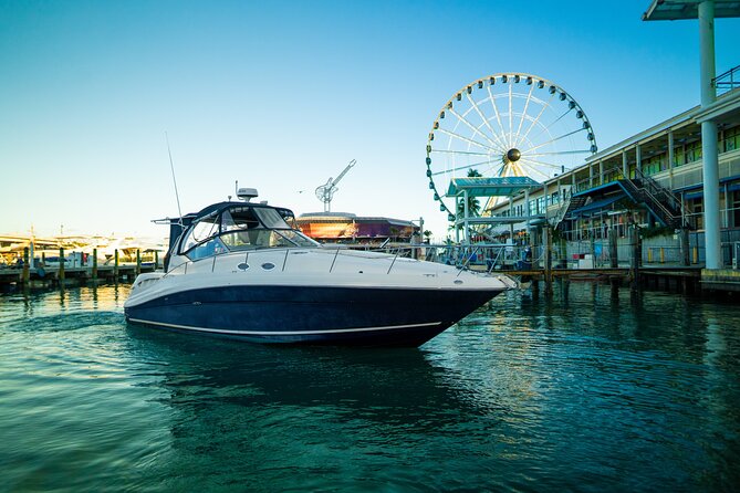 Miami: 2 Hour Private Yacht Cruise - Star Island and the famous homes route
