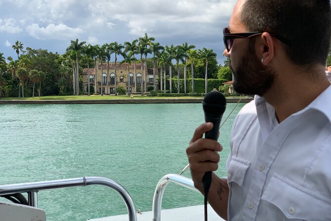 Miami Biscayne Bay rich and famous Sightseeing Boat Tour - Downtown Miami from Biscayne Bay