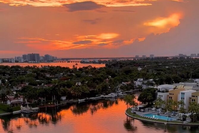 Miami Boat Tour –Day and Night Cruises with Champagne - What the boat feels like in practice