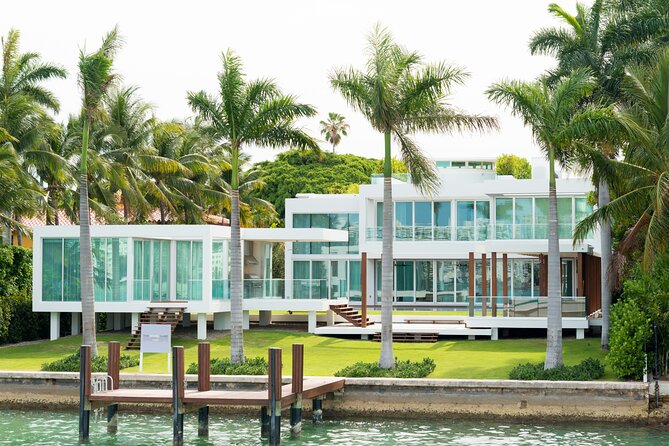 Miami Boat Tour of Celebrity Homes - Miami’s celebrity homes look best from the water