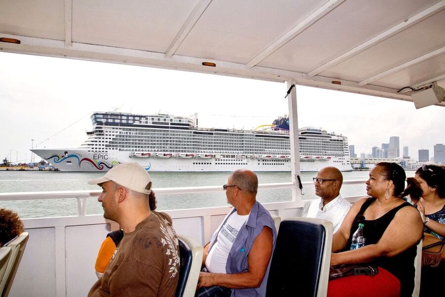 Miami: Duck Tour of Miami and South Beach - The guide makes or breaks the ride