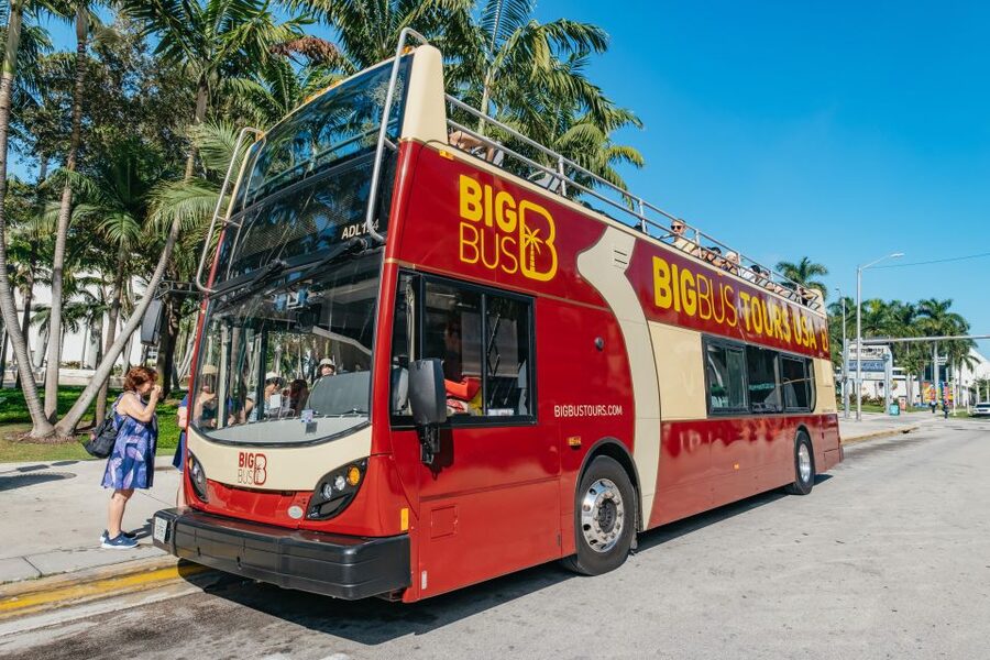 Miami: Half-Day Open-Top Bus Tour Plus Biscayne Bay Cruise - South Beach and Ocean Drive show Miami’s famous side