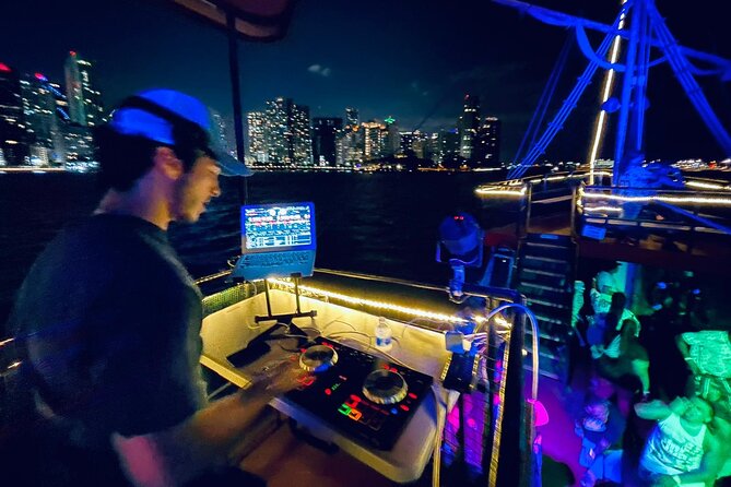 Miami Party Boat Cruise Music & Skyline Views - Seating, weather, and boat comfort