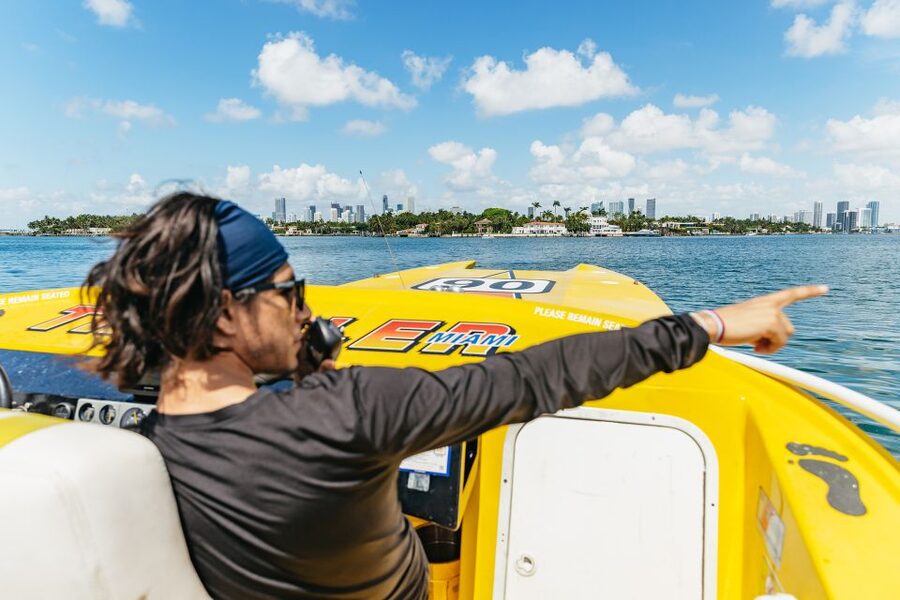 Miami: Sightseeing Speedboat Tour - Star Island and the waterfront homes