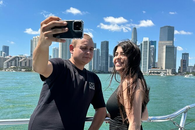 Miami Skyline Boat Cruise Past Millionaire's Homes Optional Stop - The South Beach Marina Option