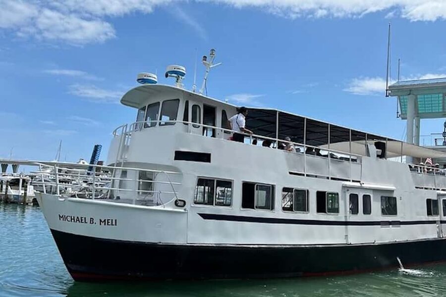 Miami Skyline Sightseeing Cruise and Millionaire Mansions - Star Island and the celebrity-home angle