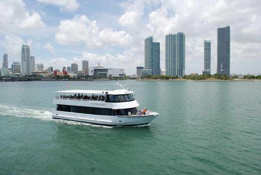 Miami: The Original Millionaire’s Row Cruise - Choosing your place on the boat