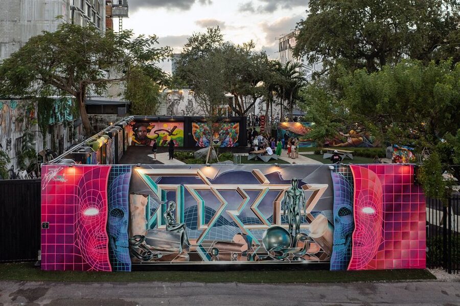 Miami: Wynwood Walls Skip-the-Line Ticket - The complimentary spray-paint session
