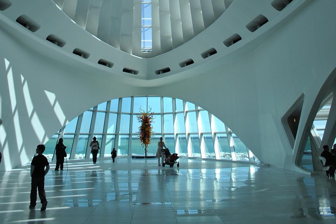 Milwaukee Tour - Calatrava’s museum is best understood from the outside