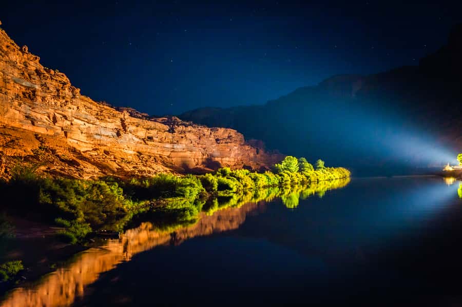Moab: Colorado River Dinner Cruise with Music and Light Show - Boarding the flat-bottomed boat