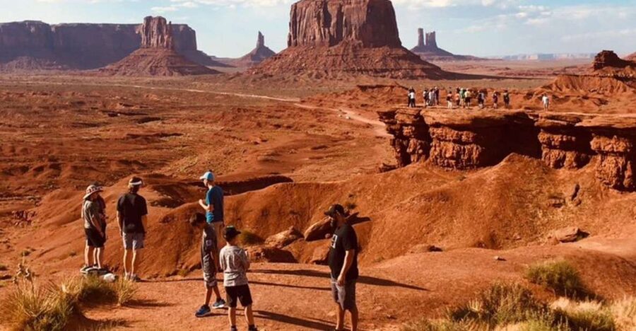Monument Valley: Backcountry Jeep Tour with Navajo Guide - Open-air safari vehicle or enclosed SUV
