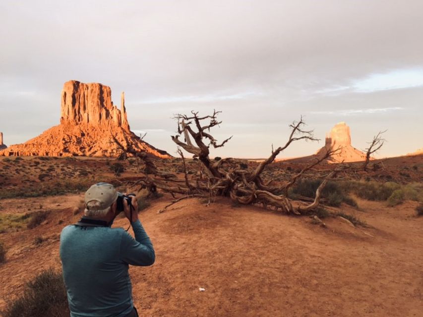 Monument Valley: Backcountry Jeep Tour with Navajo Guide - West and East Mitten Buttes: the famous opening view