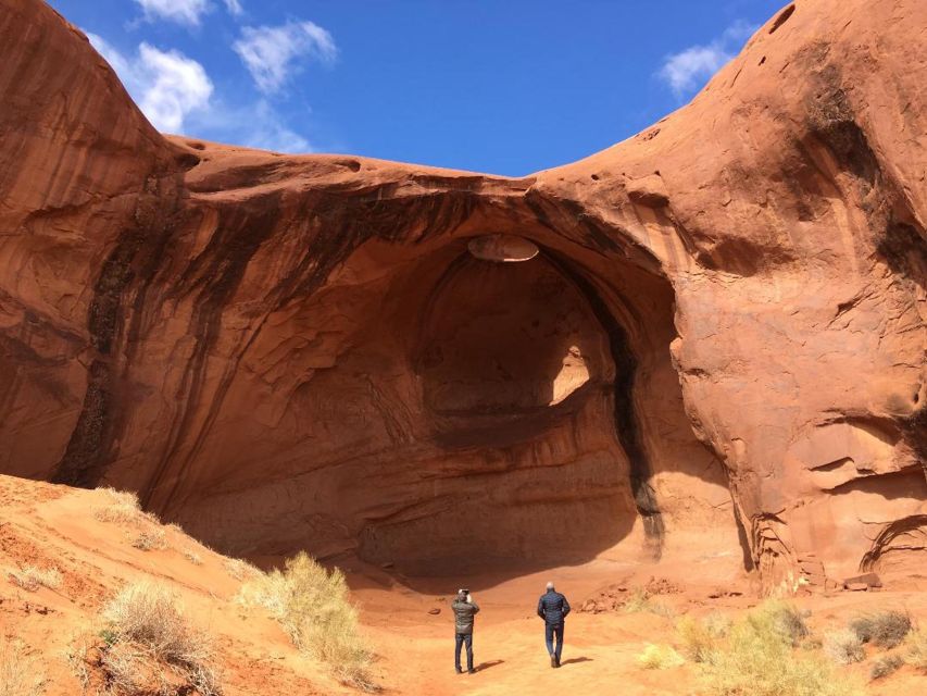 Monument Valley: Backcountry Jeep Tour with Navajo Guide - Totem Pole, Big Hogan, Sun’s Eye, and North Window