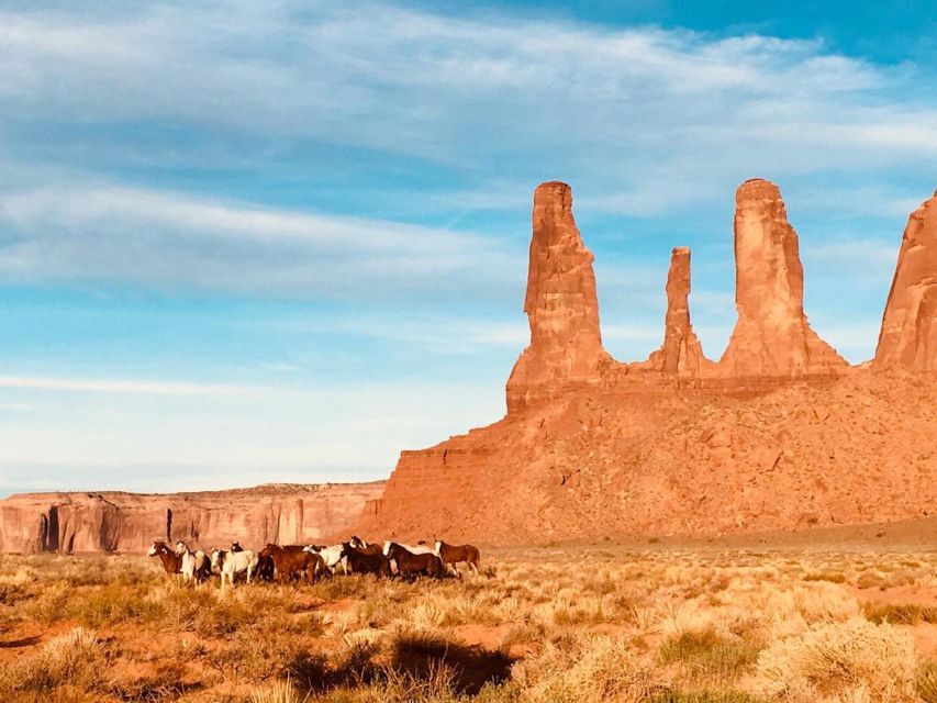 Monument Valley: Backcountry Jeep Tour with Navajo Guide - Navajo stories, petroglyphs, and family knowledge